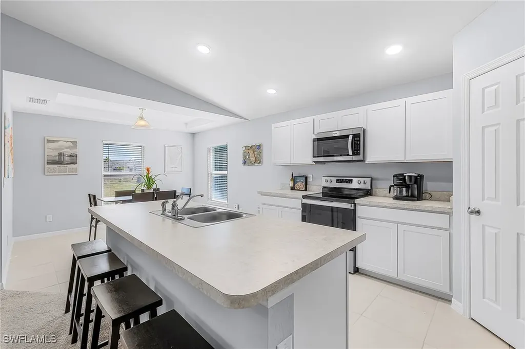 1819 NE 6th Avenue Cape Coral FL 33909