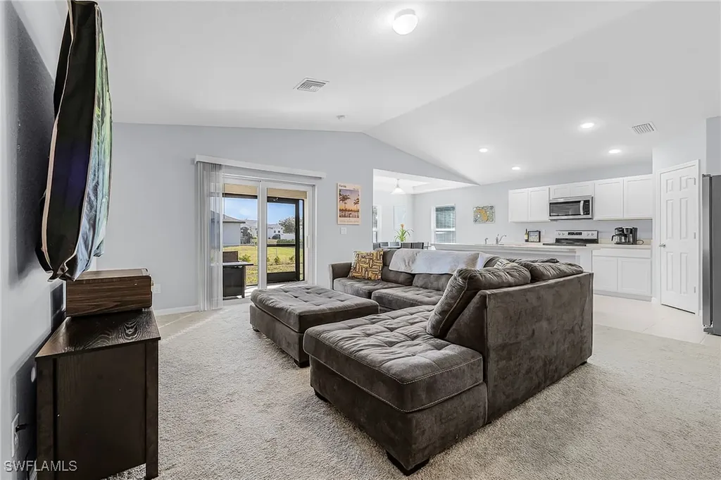 1819 NE 6th Avenue Cape Coral FL 33909