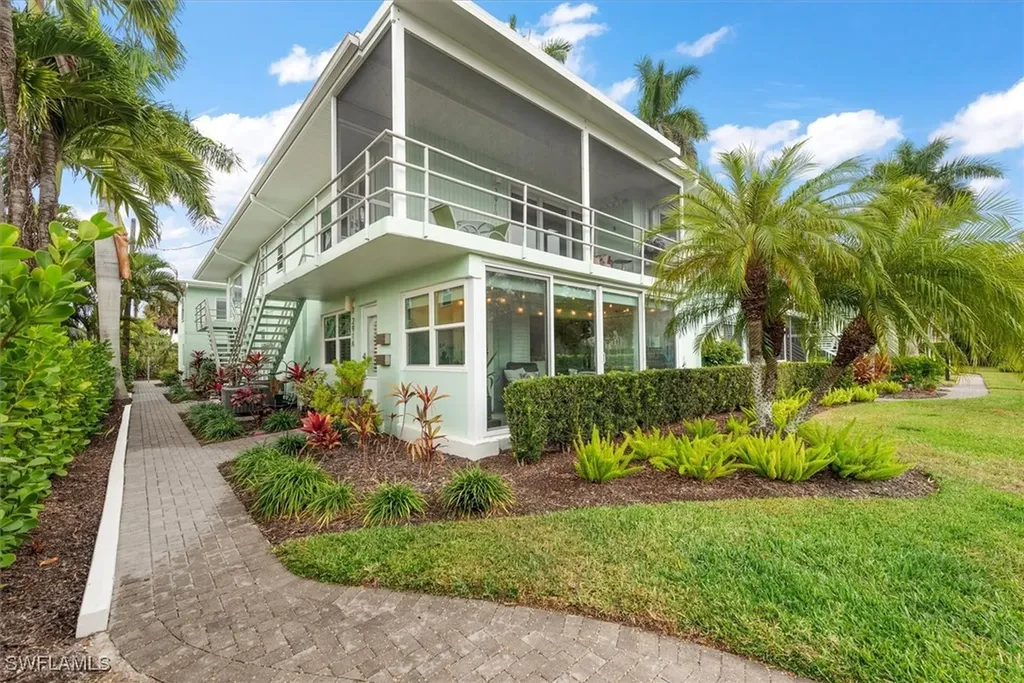 291 8th Avenue S Naples FL 34102