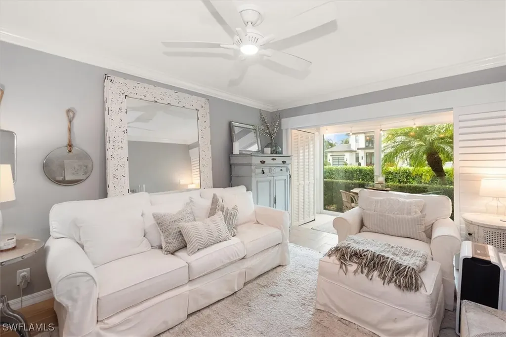291 8th Avenue S Naples FL 34102