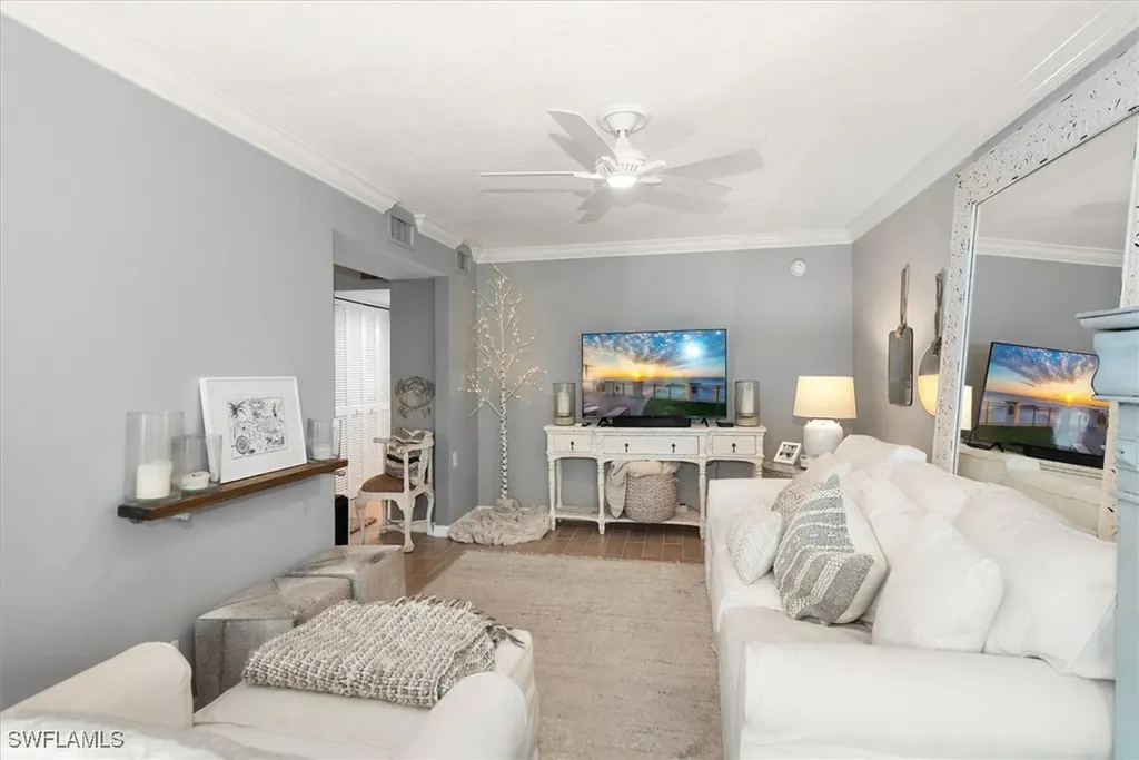 291 8th Avenue S Naples FL 34102
