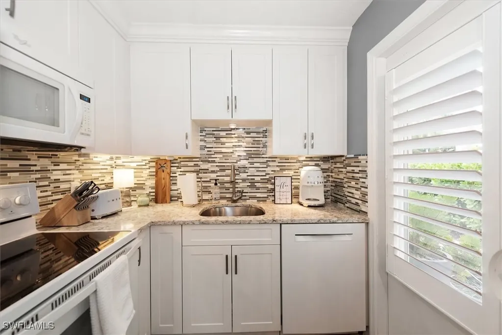 291 8th Avenue S Naples FL 34102