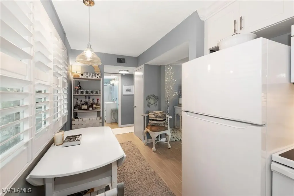 291 8th Avenue S Naples FL 34102