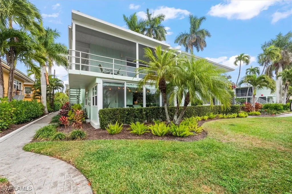 291 8th Avenue S Naples FL 34102