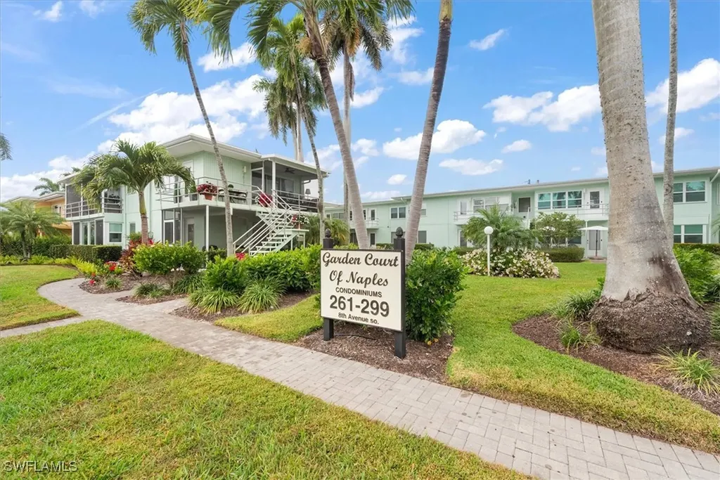 291 8th Avenue S Naples FL 34102