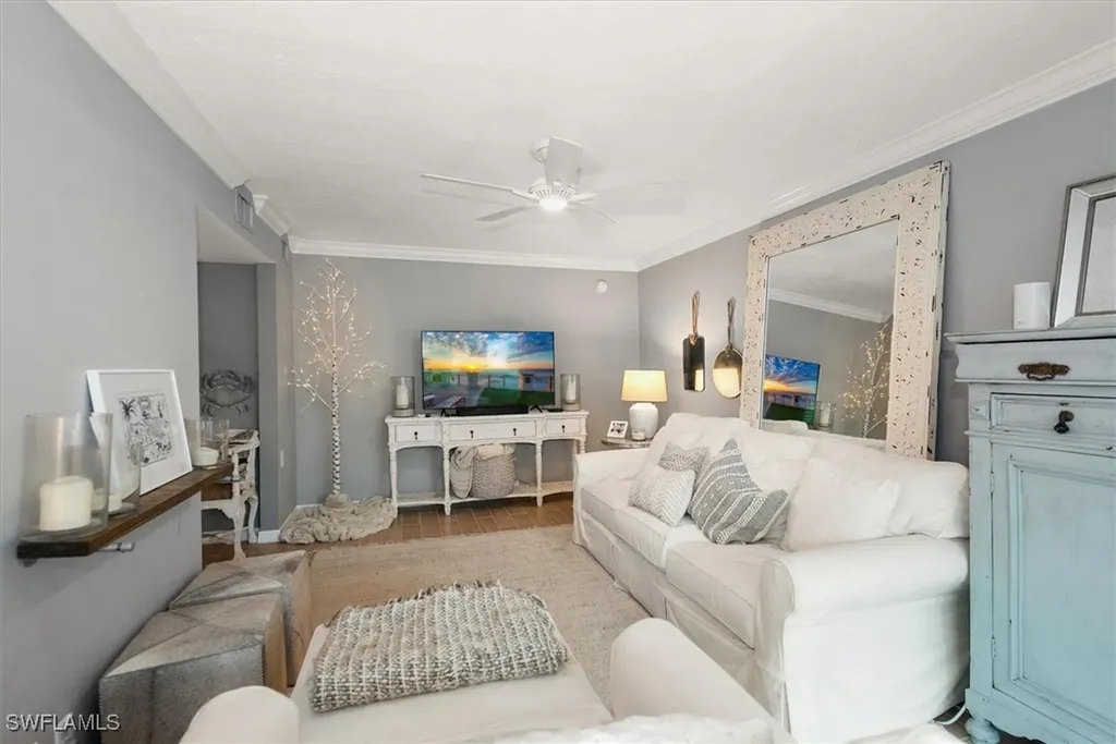 291 8th Avenue S Naples FL 34102