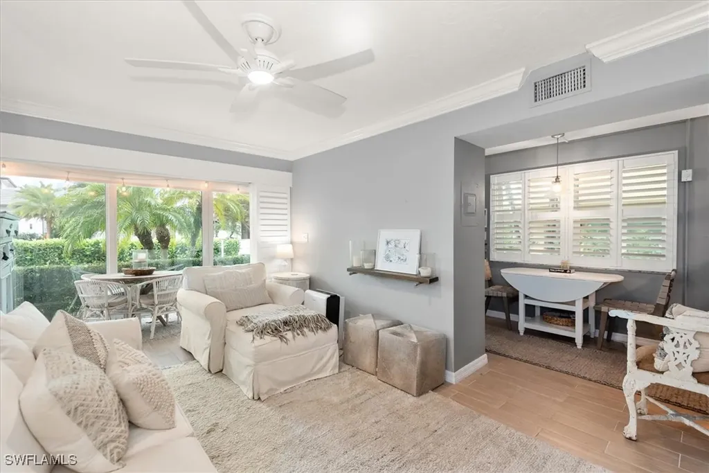 291 8th Avenue S Naples FL 34102