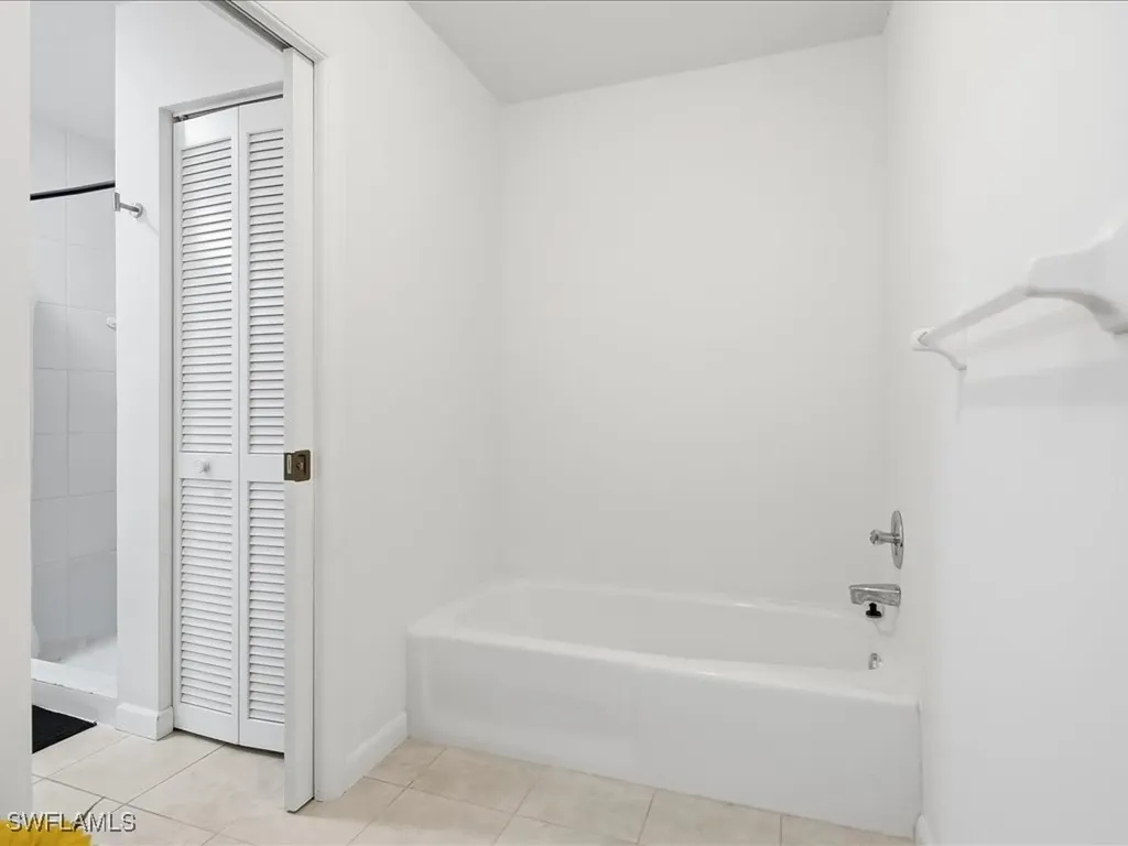 1833 Courtyard Way Naples FL 34112