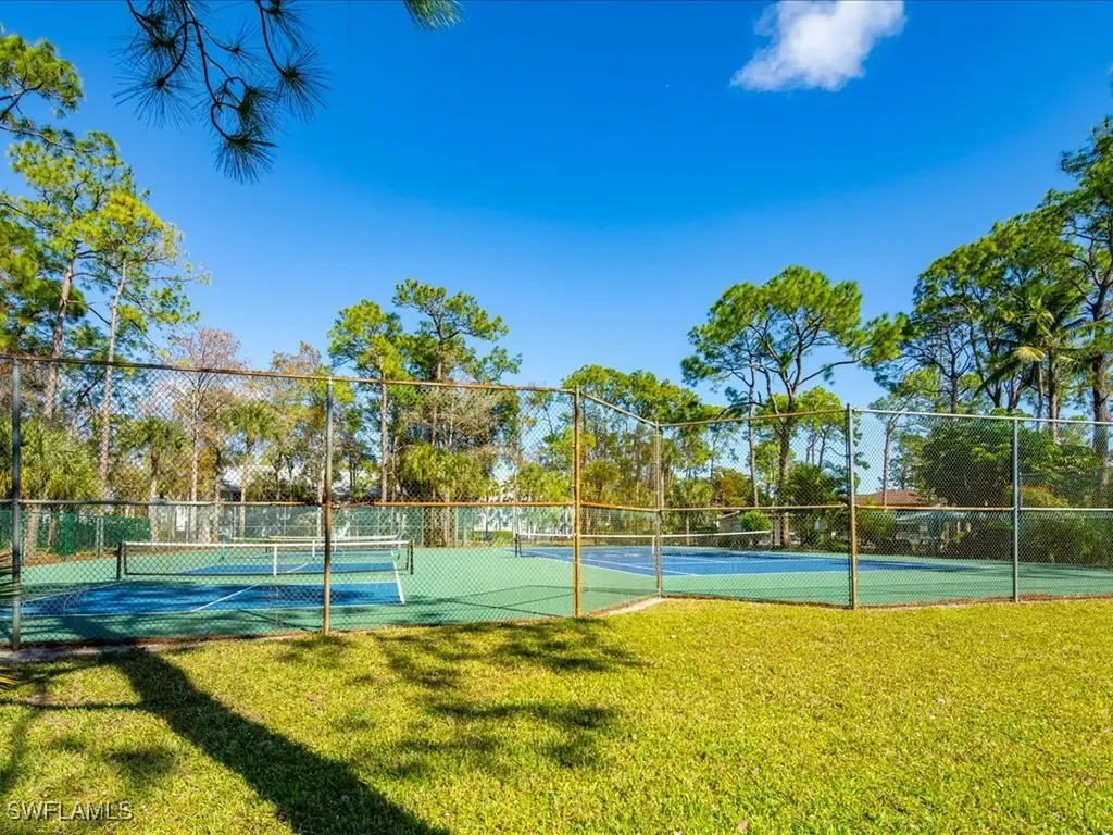 1833 Courtyard Way Naples FL 34112
