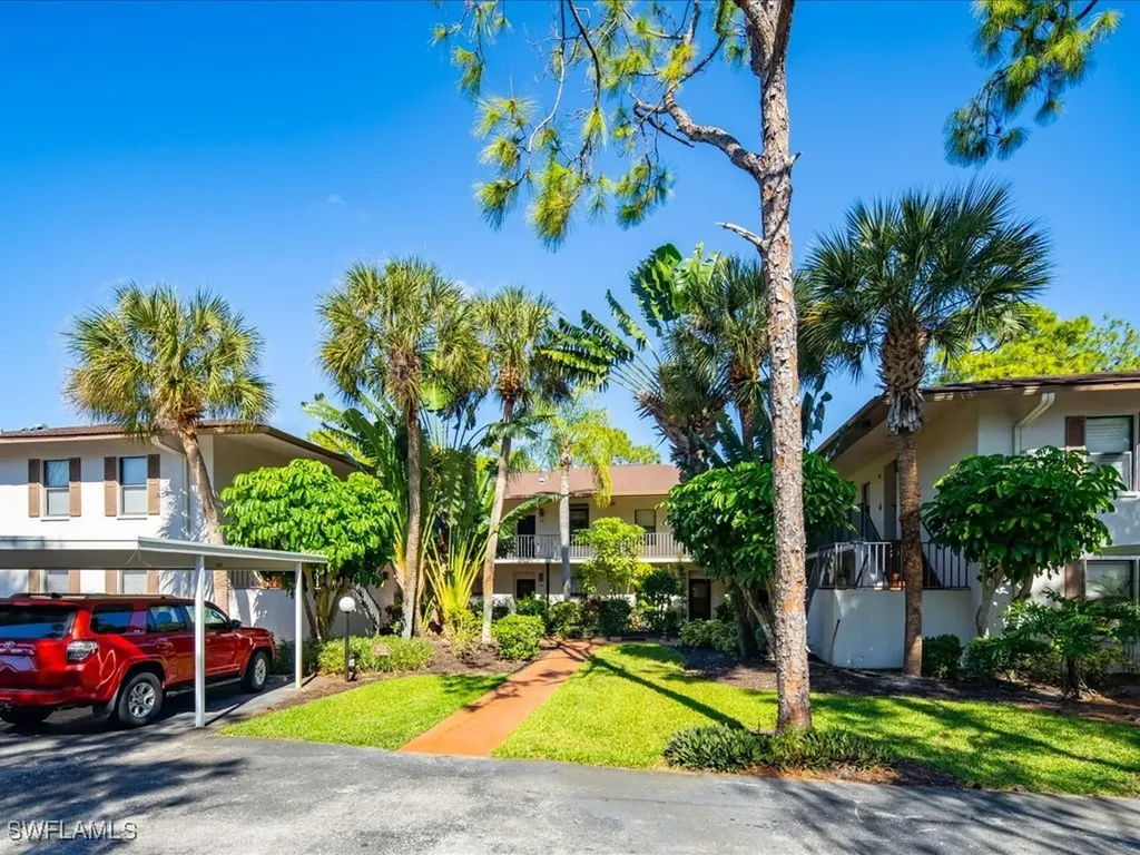 1833 Courtyard Way Naples FL 34112