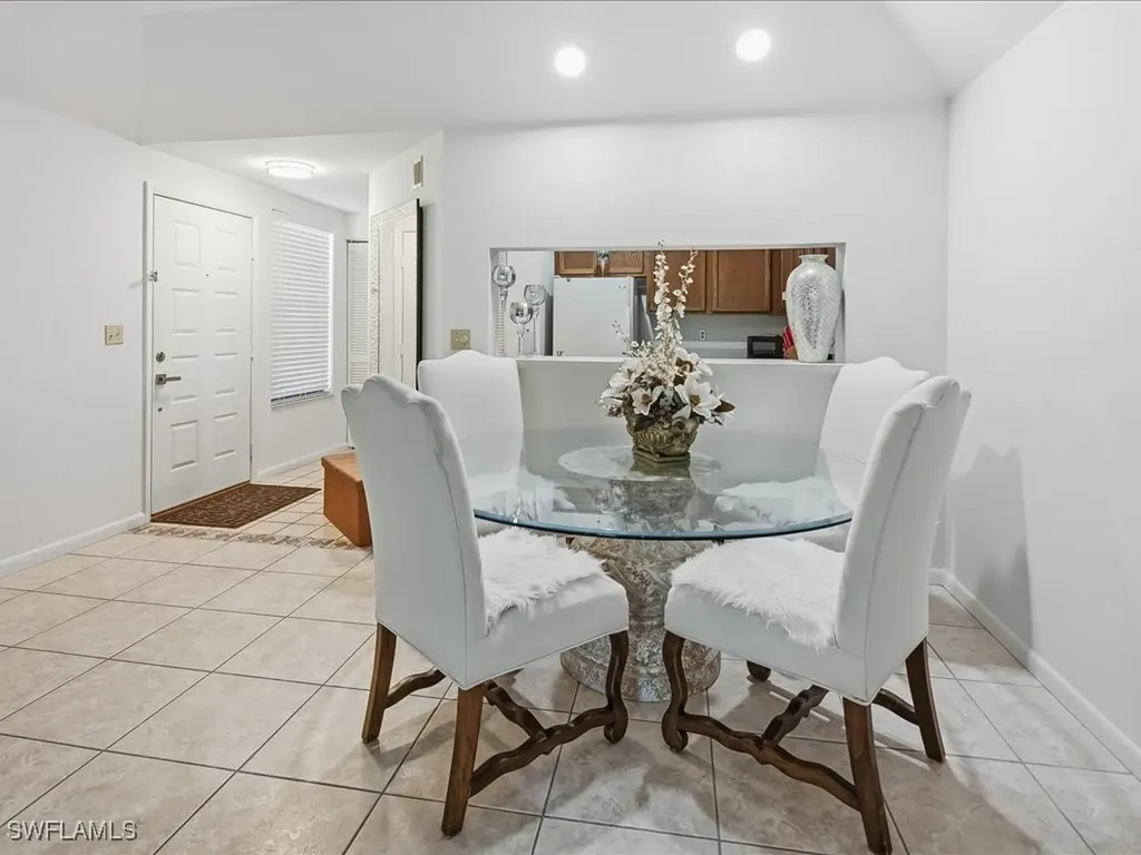 1833 Courtyard Way Naples FL 34112