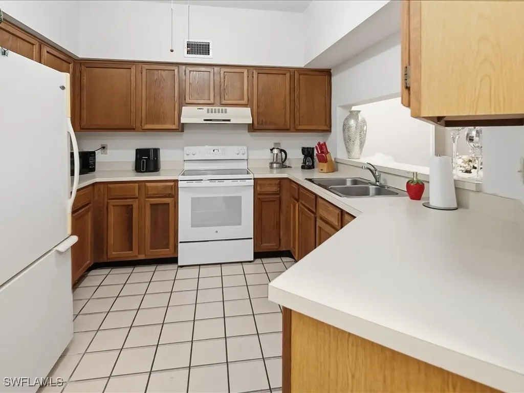 1833 Courtyard Way Naples FL 34112