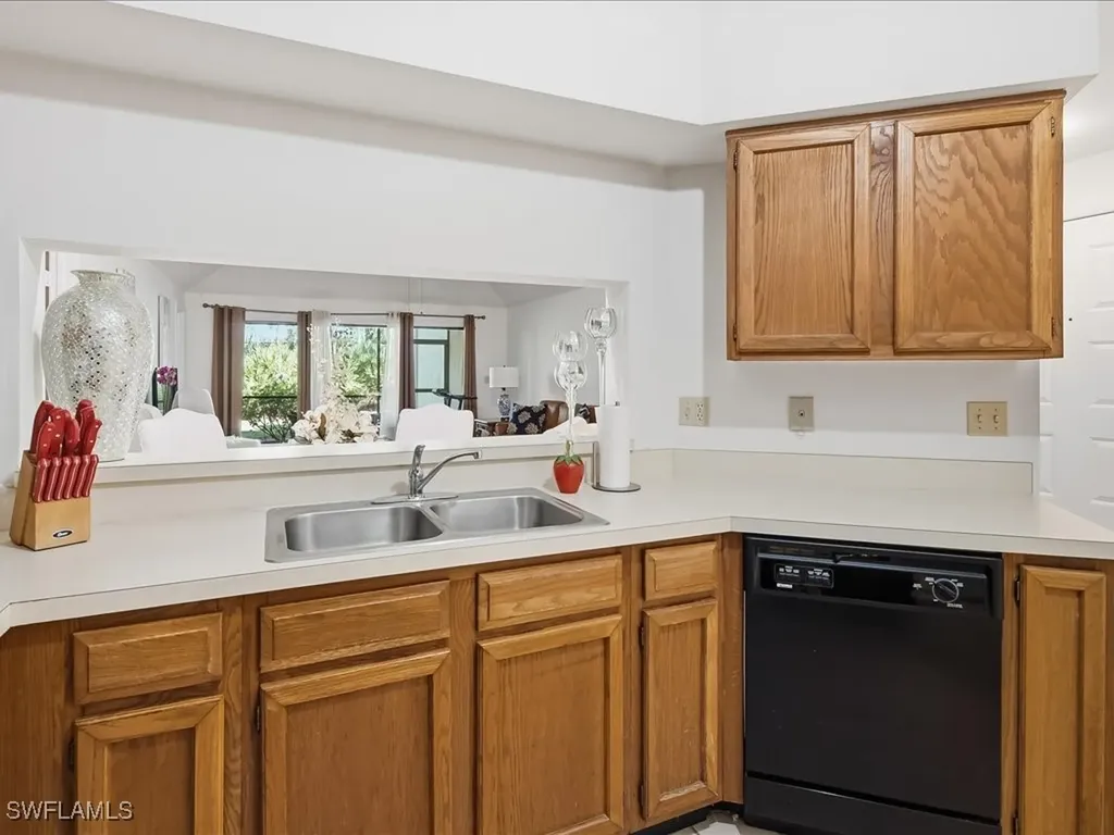 1833 Courtyard Way Naples FL 34112