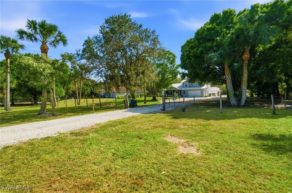 5860 Dogwood Way Naples FL 34116