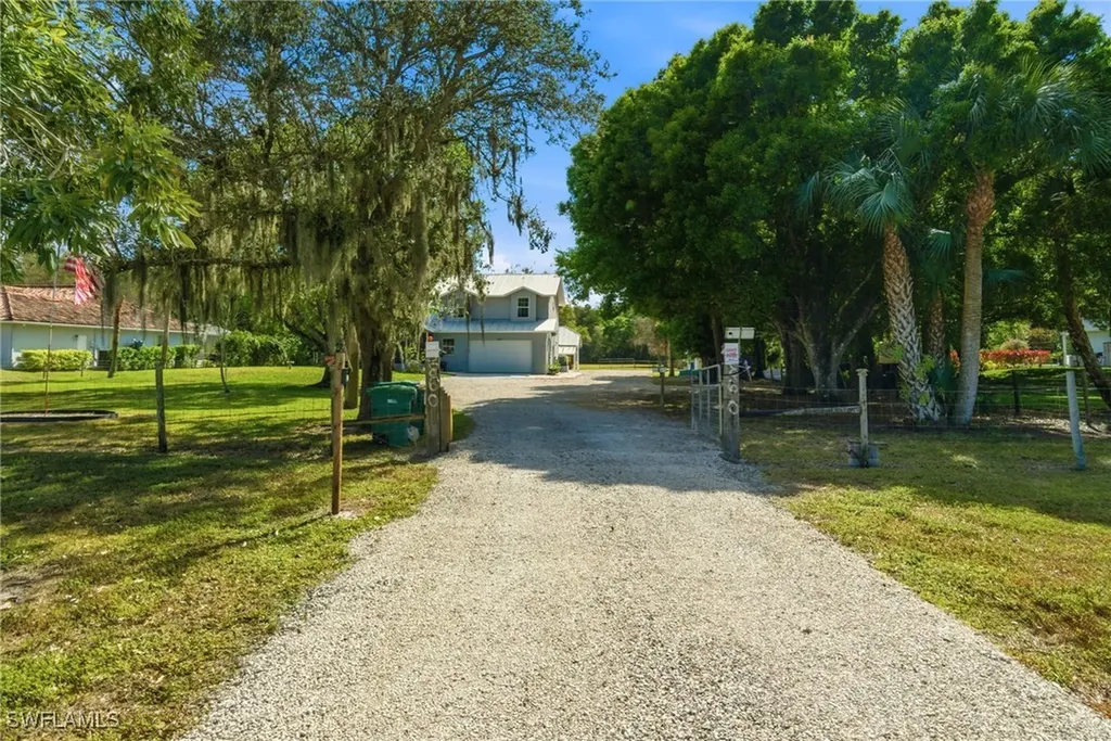 5860 Dogwood Way Naples FL 34116