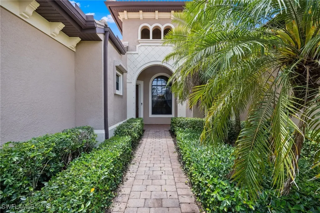 7591 Moorgate Point Way Naples FL 34113