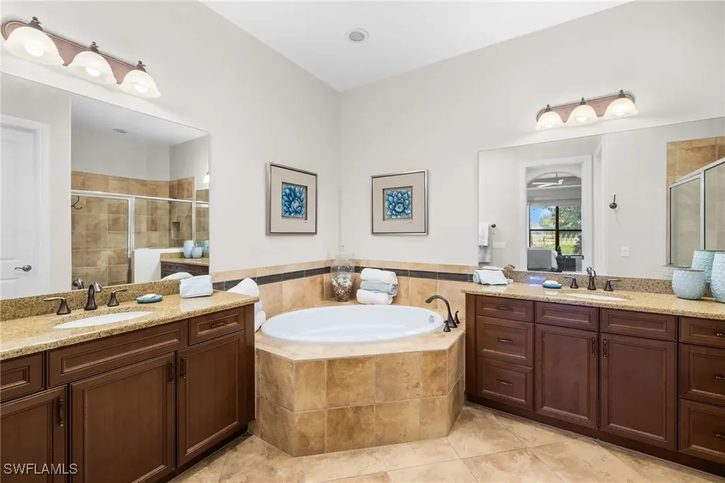 7591 Moorgate Point Way Naples FL 34113