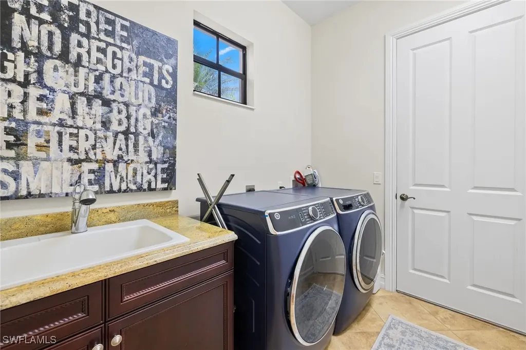 7591 Moorgate Point Way Naples FL 34113