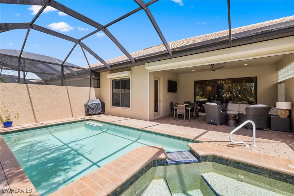 7591 Moorgate Point Way Naples FL 34113