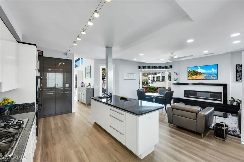 375 Germain Avenue Naples FL 34108