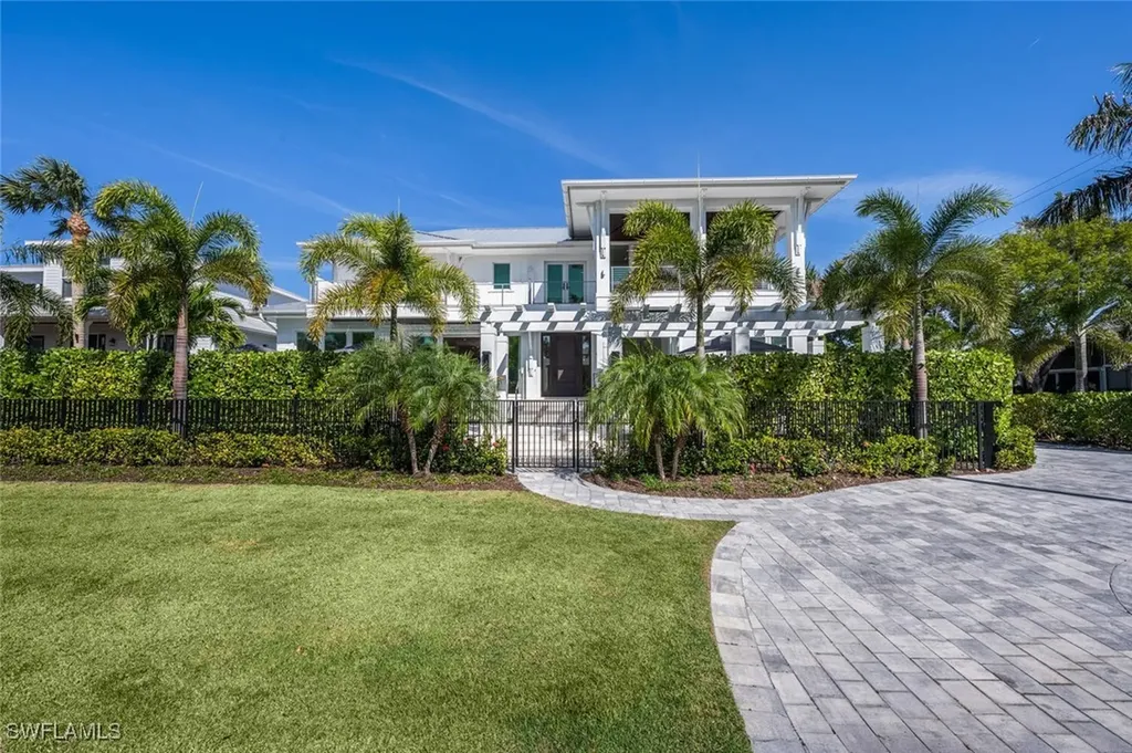 783 11th Avenue S Naples FL 34102