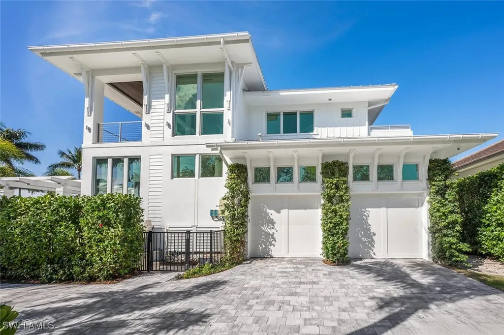 783 11th Avenue S Naples FL 34102