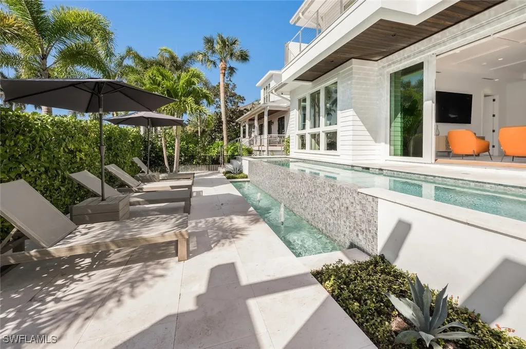 783 11th Avenue S Naples FL 34102