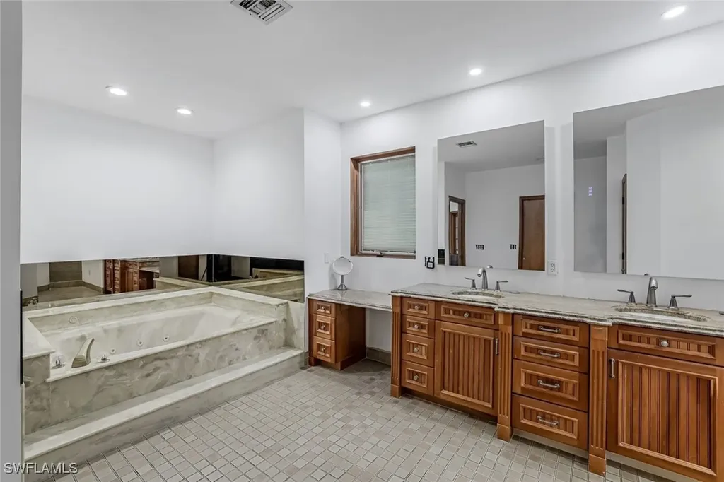 5752 Bur Oaks Lane Naples FL 34119