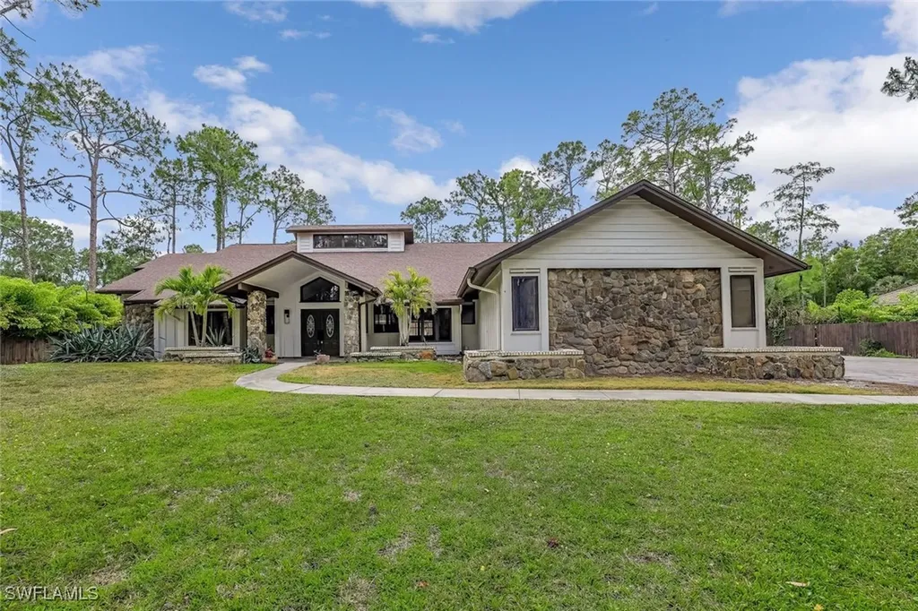 5752 Bur Oaks Lane Naples FL 34119