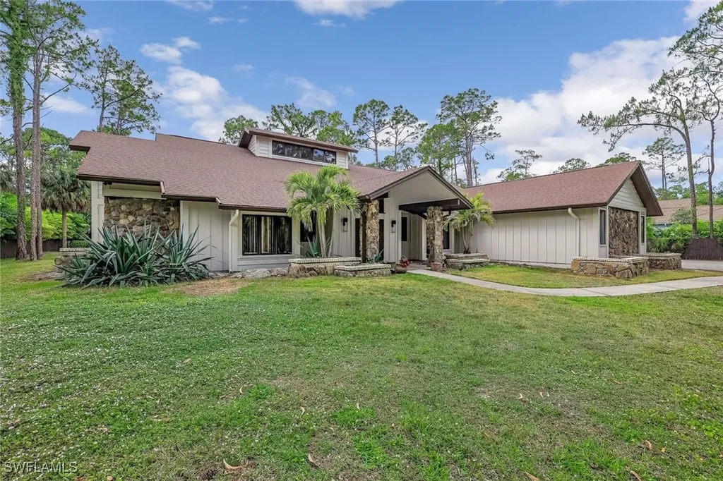 5752 Bur Oaks Lane Naples FL 34119