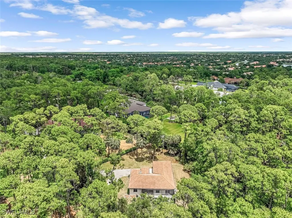5752 Bur Oaks Lane Naples FL 34119