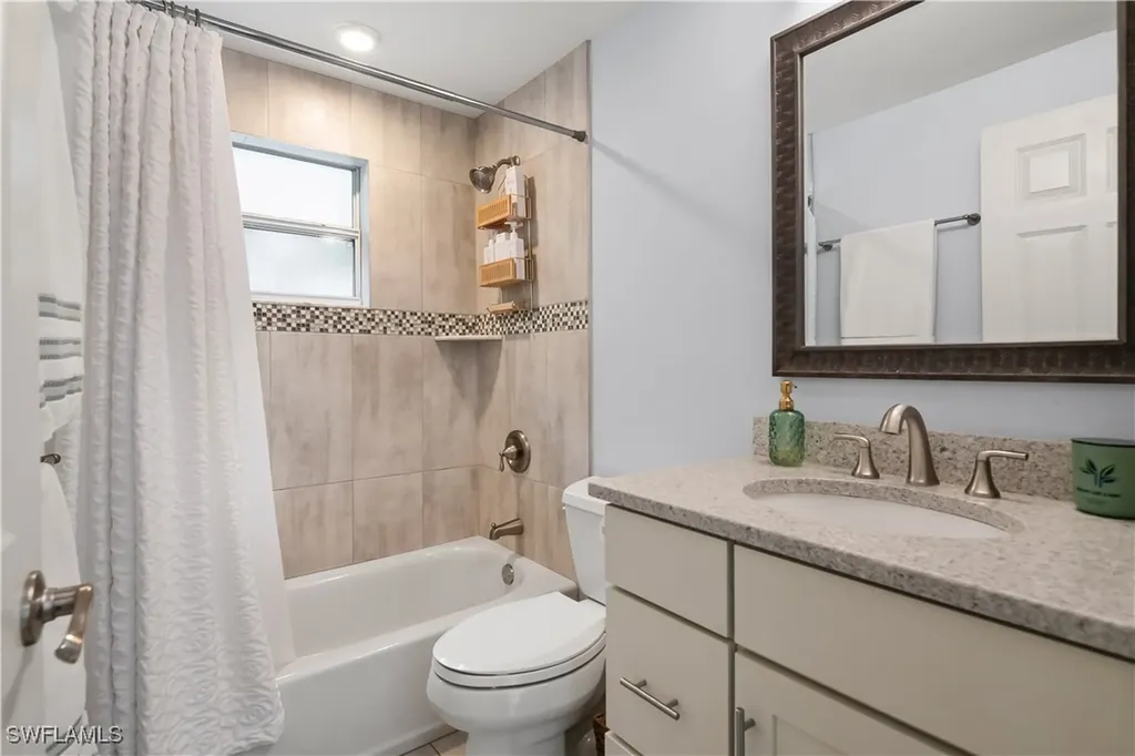 807 106th Avenue N Naples FL 34108
