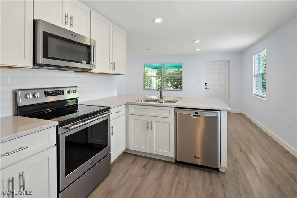 807 106th Avenue N Naples FL 34108