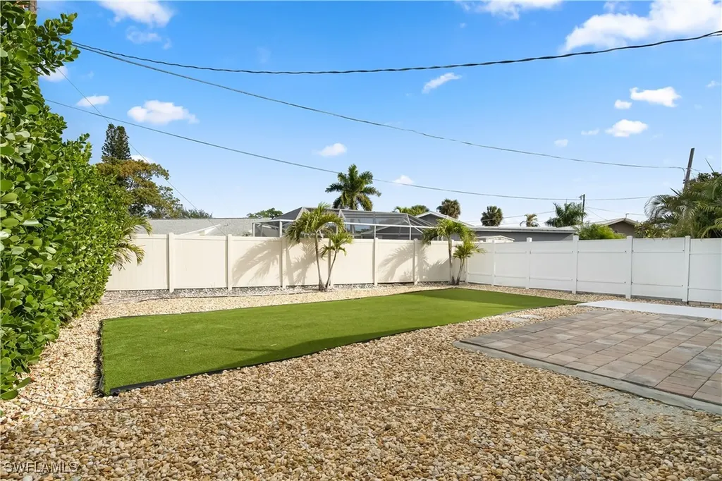 807 106th Avenue N Naples FL 34108