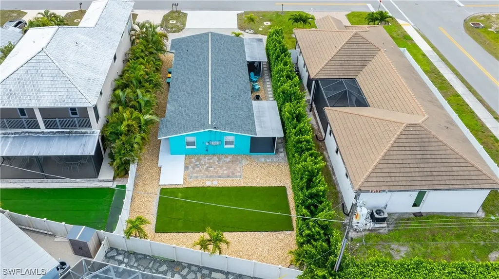 807 106th Avenue N Naples FL 34108