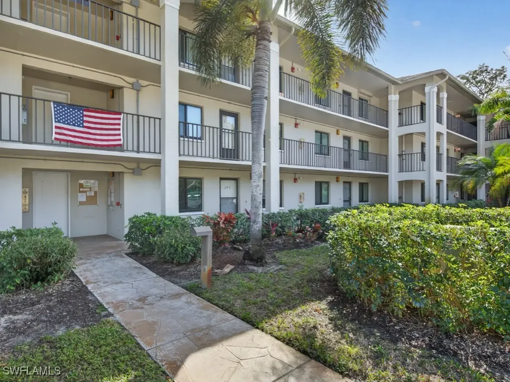 5792 Deauville Circle Naples FL 34112