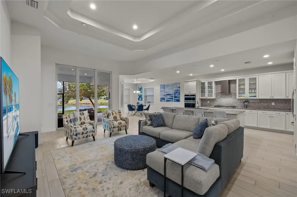8880 Redonda Drive Naples FL 34114
