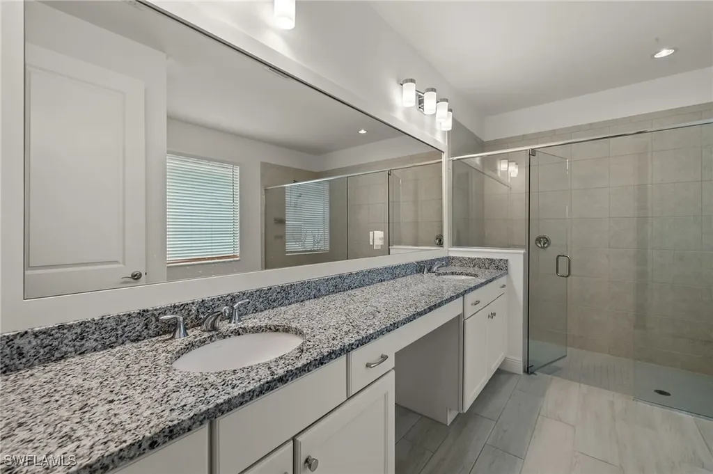 8880 Redonda Drive Naples FL 34114