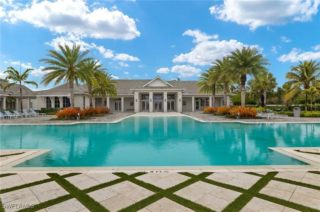 8880 Redonda Drive Naples FL 34114