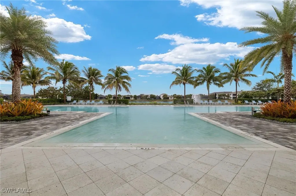 8880 Redonda Drive Naples FL 34114