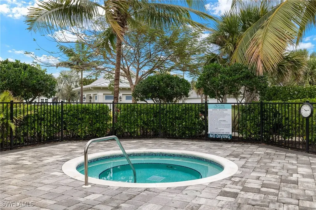8880 Redonda Drive Naples FL 34114