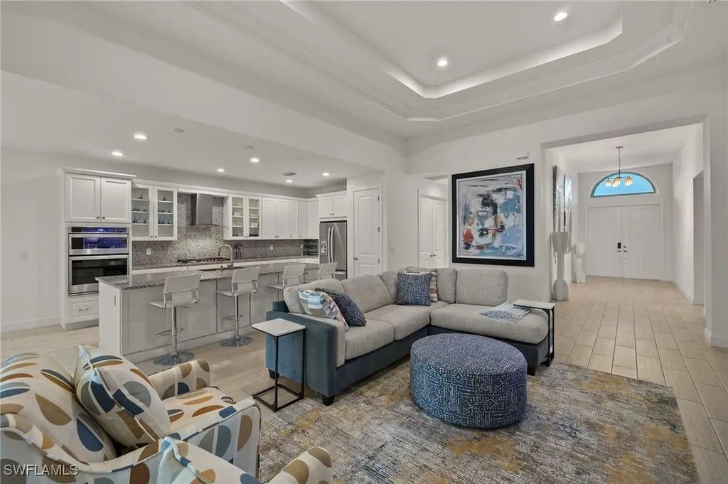 8880 Redonda Drive Naples FL 34114