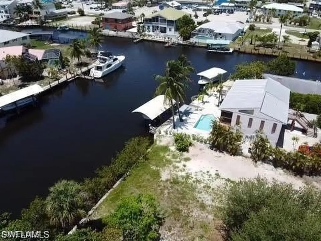 3200 Stabile Road St. James City FL 33956