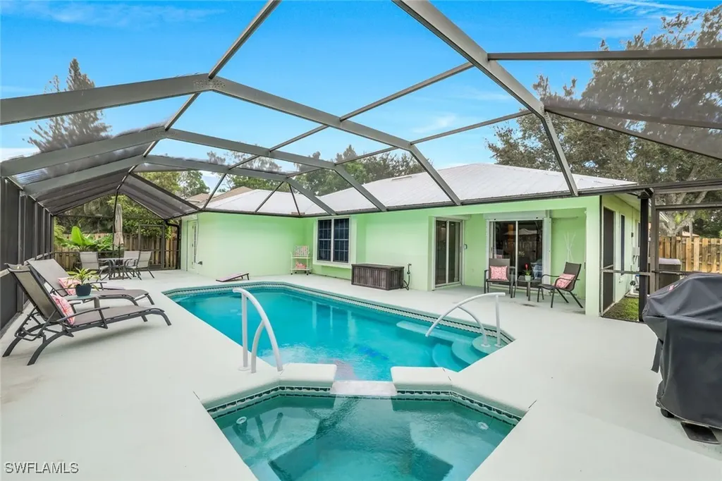 45 Wickliffe Drive Naples FL 34110