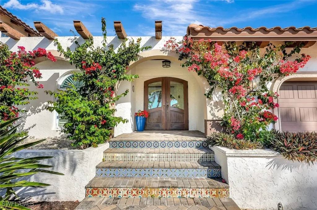 911 Giralda Court Marco Island FL 34145