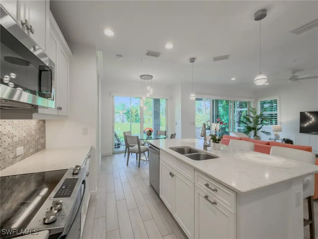 2543 Seychelles Drive Naples FL 34112