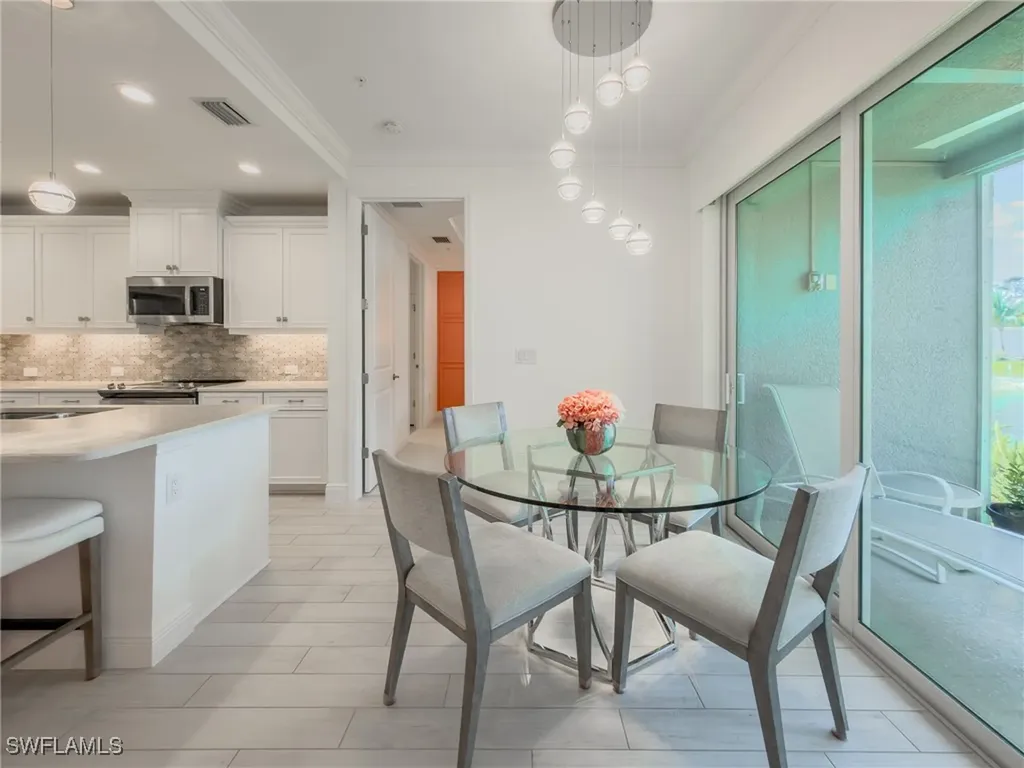 2543 Seychelles Drive Naples FL 34112