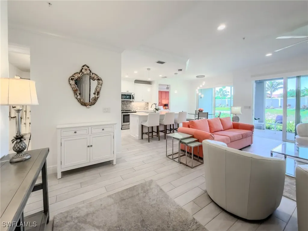 2543 Seychelles Drive Naples FL 34112