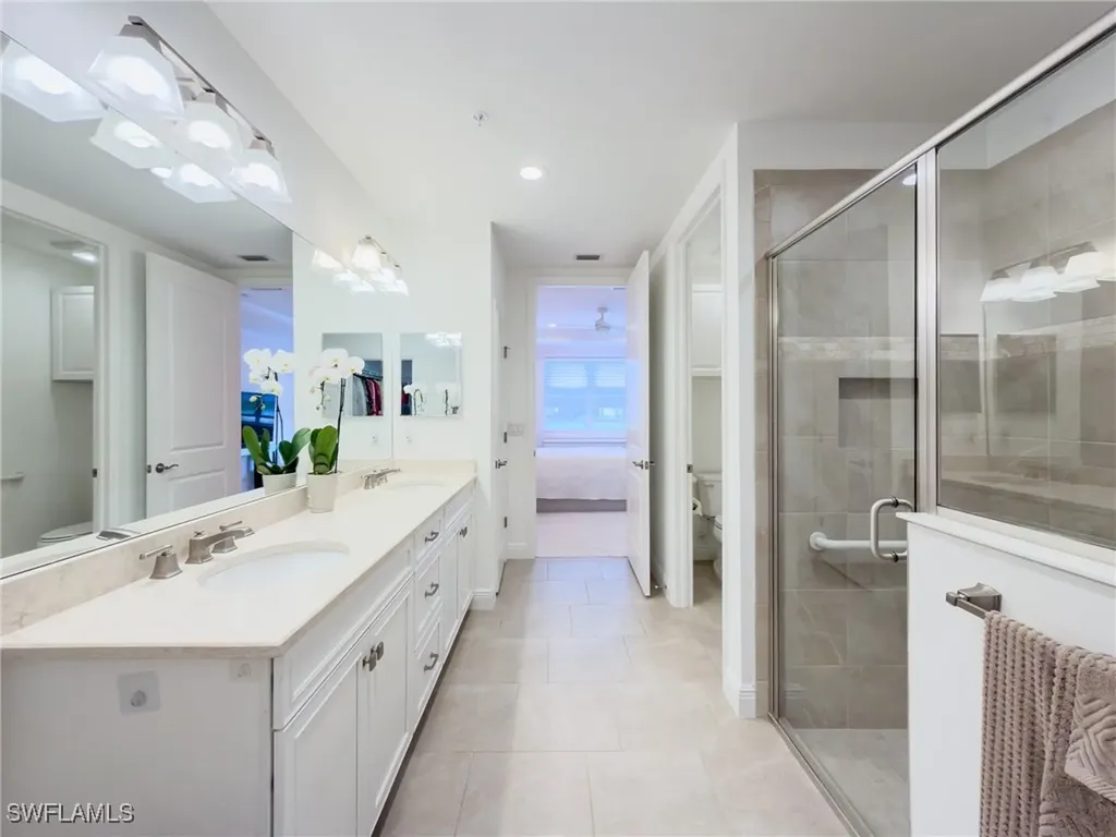 2543 Seychelles Drive Naples FL 34112