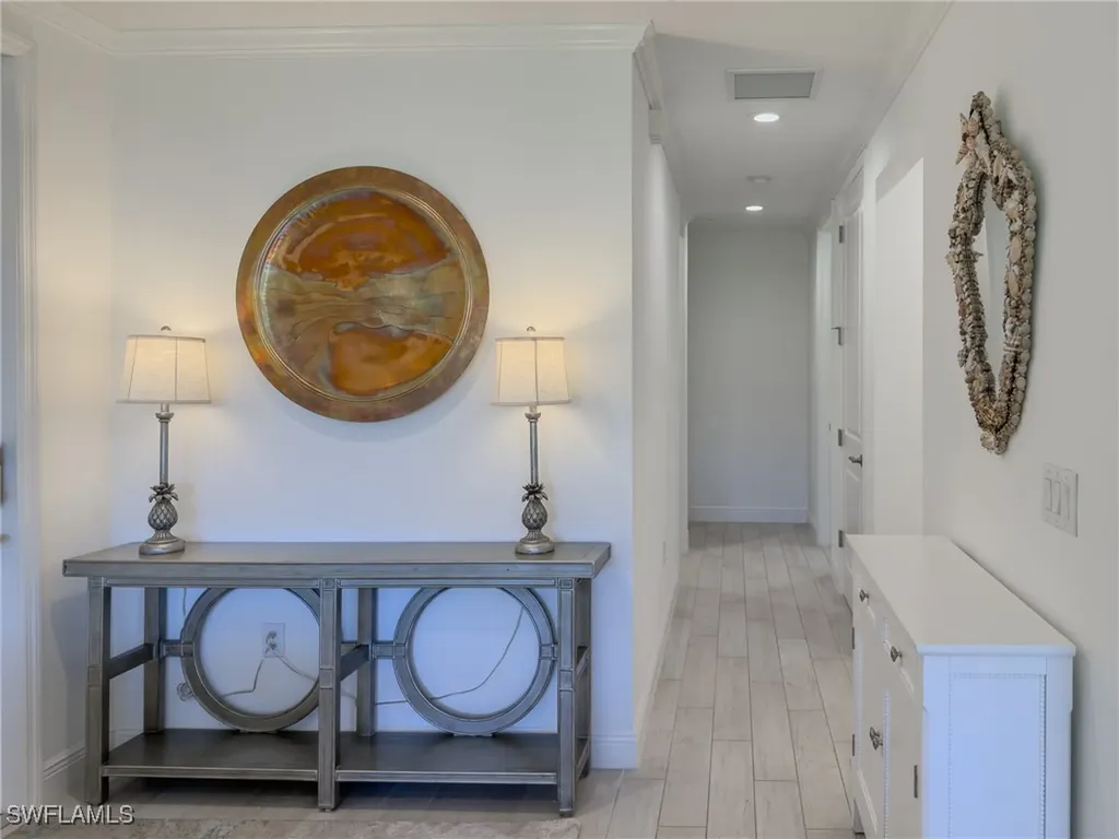 2543 Seychelles Drive Naples FL 34112